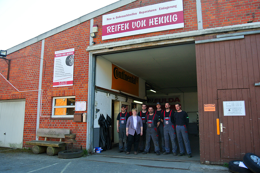 Das Team von Reifen von Hennig